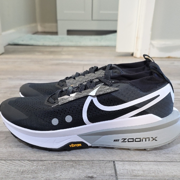 Nike ZoomX Zegama Trail Shoes - Black and White - Picture 2 of 4